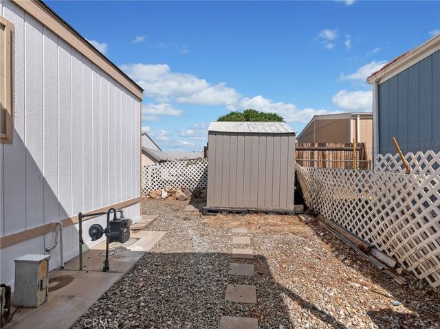 22020 Nisqually Road 3, Apple Valley, CA 92308