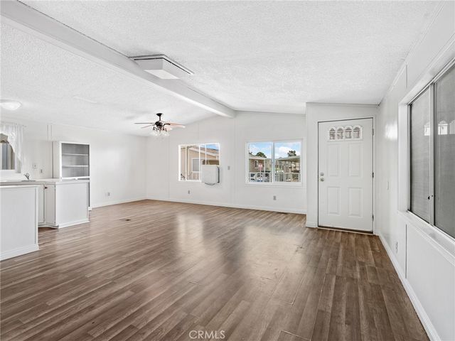 22020 Nisqually Road 3, Apple Valley, CA 92308