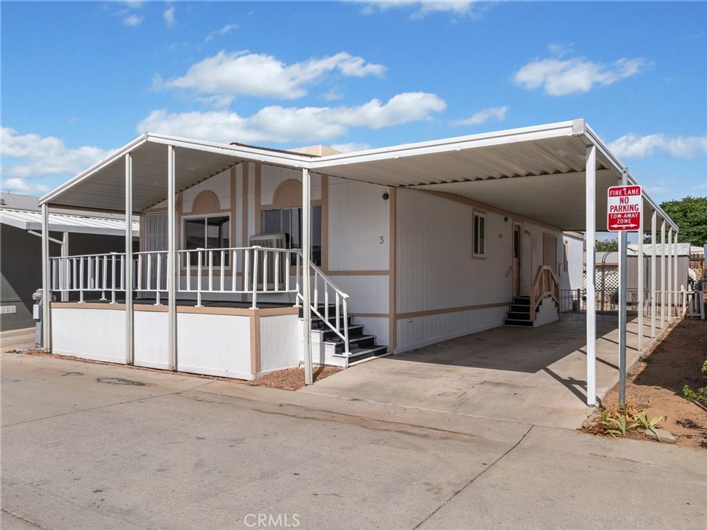 22020 Nisqually Road 3, Apple Valley, CA 92308