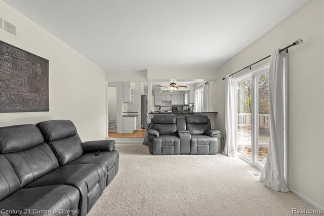 37829 Stableview Drive, Farmington Hills, MI 48335