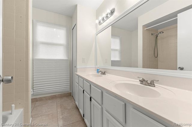 37829 Stableview Drive, Farmington Hills, MI 48335