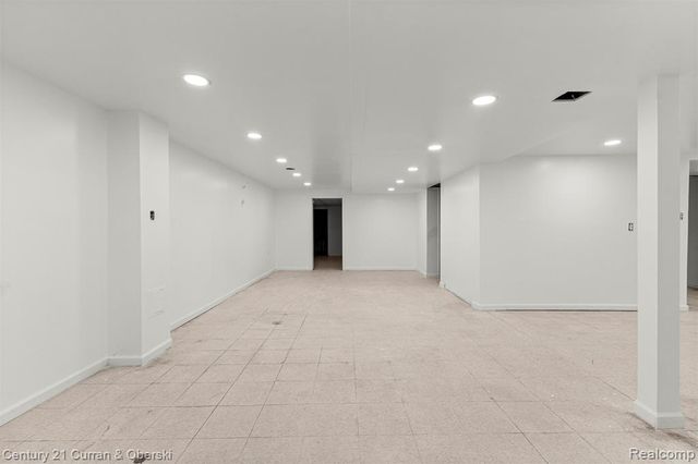 37829 Stableview Drive, Farmington Hills, MI 48335