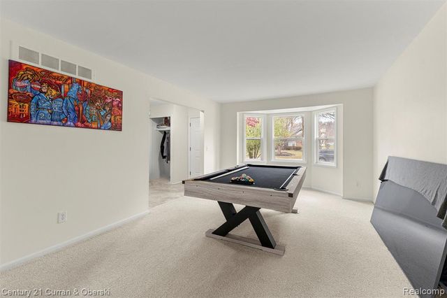 37829 Stableview Drive, Farmington Hills, MI 48335