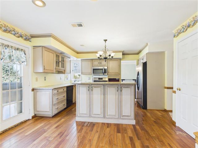 905 Cornwallis Drive, Forks Twp, PA 18040