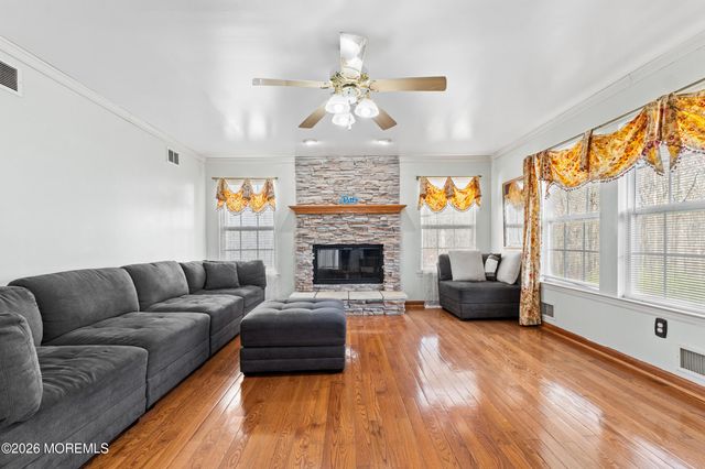 35 Trish Court, Matawan, NJ 07747
