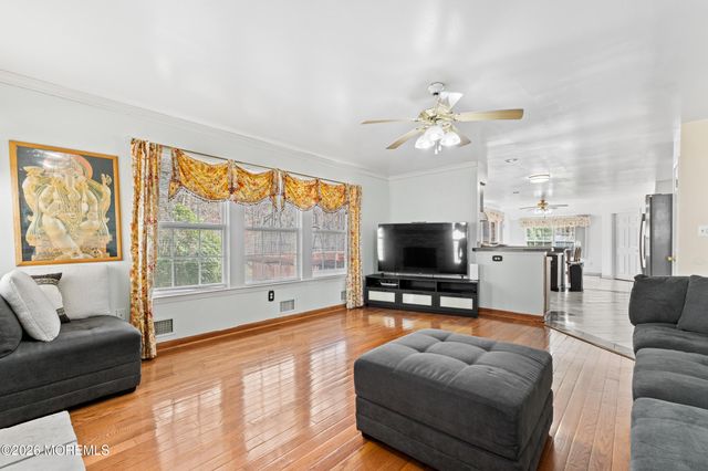 35 Trish Court, Matawan, NJ 07747