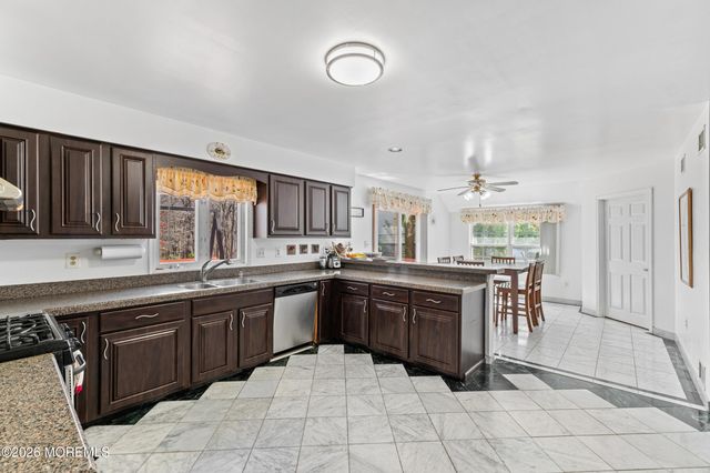 35 Trish Court, Matawan, NJ 07747