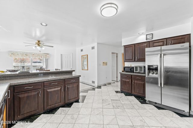 35 Trish Court, Matawan, NJ 07747
