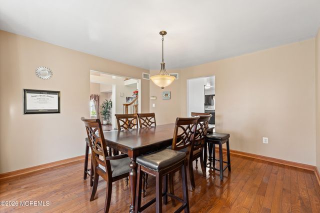 35 Trish Court, Matawan, NJ 07747