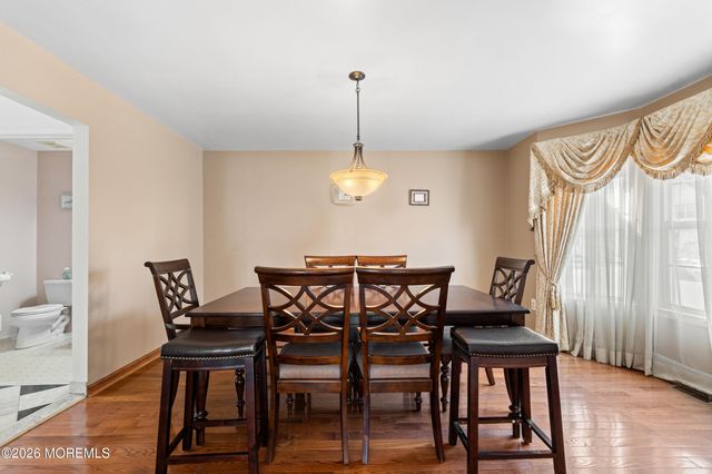 35 Trish Court, Matawan, NJ 07747
