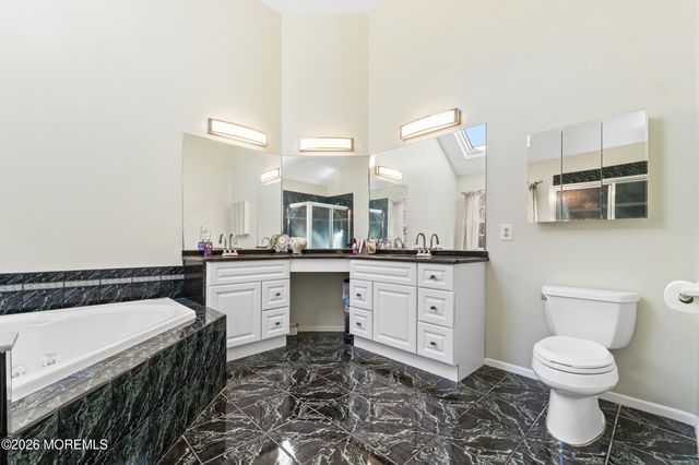 35 Trish Court, Matawan, NJ 07747
