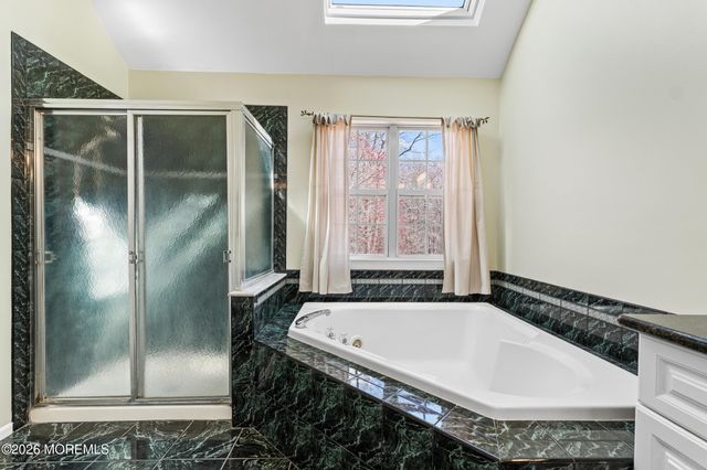 35 Trish Court, Matawan, NJ 07747