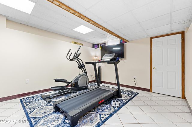 35 Trish Court, Matawan, NJ 07747