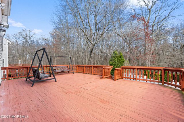 35 Trish Court, Matawan, NJ 07747