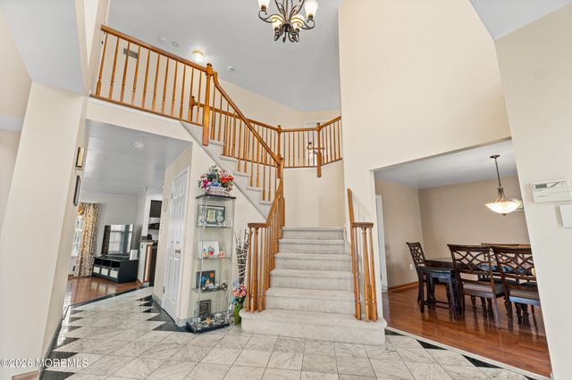 35 Trish Court, Matawan, NJ 07747
