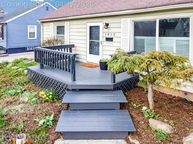 1012 Woodsboro Drive, Royal Oak, MI 48067