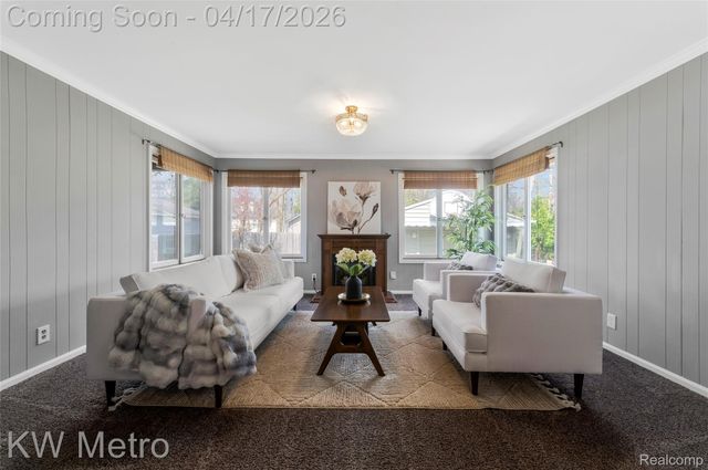 1012 Woodsboro Drive, Royal Oak, MI 48067