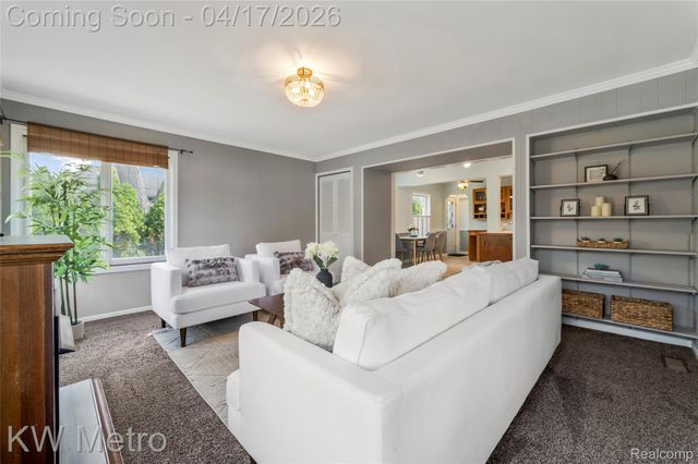 1012 Woodsboro Drive, Royal Oak, MI 48067