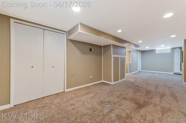 1012 Woodsboro Drive, Royal Oak, MI 48067