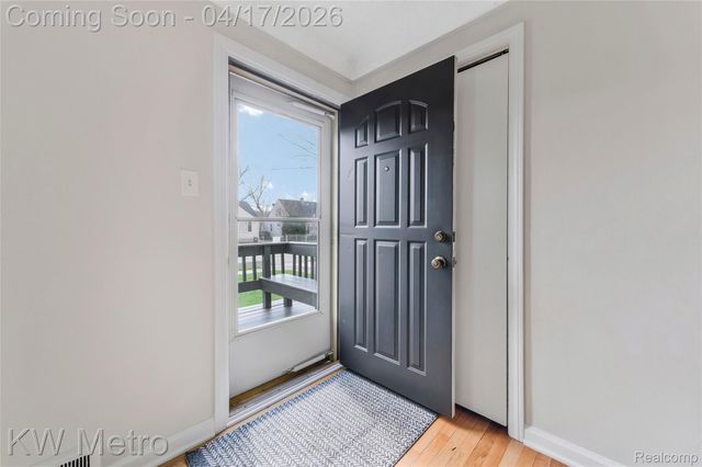 1012 Woodsboro Drive, Royal Oak, MI 48067