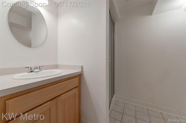 1012 Woodsboro Drive, Royal Oak, MI 48067