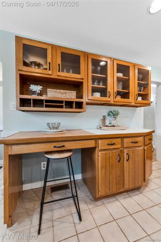 1012 Woodsboro Drive, Royal Oak, MI 48067