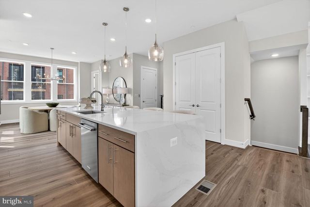 6229 CROSSWIND DR, North Bethesda, MD 20852