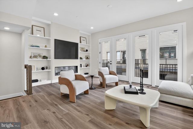 6229 CROSSWIND DR, North Bethesda, MD 20852