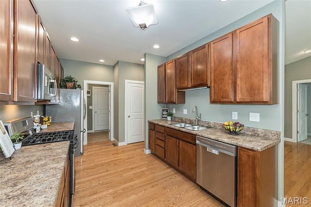 110 Sunset Villa Court, O'fallon, MO 63366