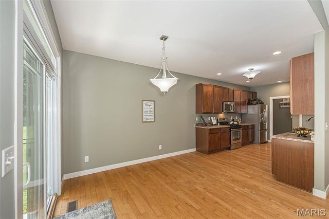 110 Sunset Villa Court, O'fallon, MO 63366