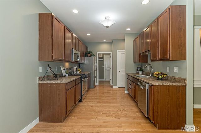 110 Sunset Villa Court, O'fallon, MO 63366
