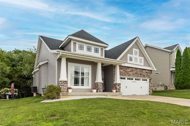 110 Sunset Villa Court, O'fallon, MO 63366