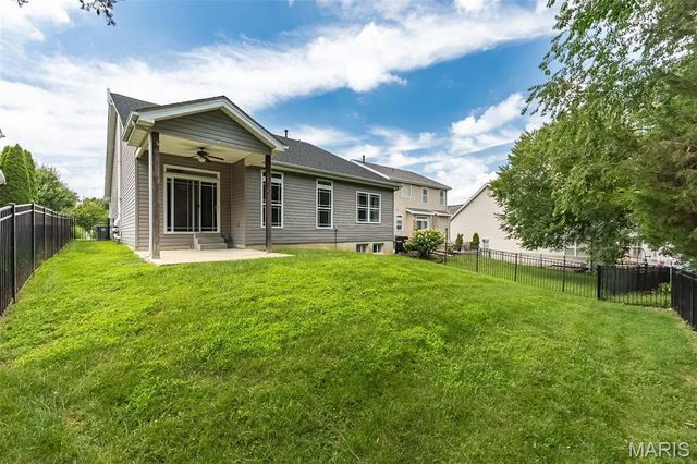 110 Sunset Villa Court, O'fallon, MO 63366