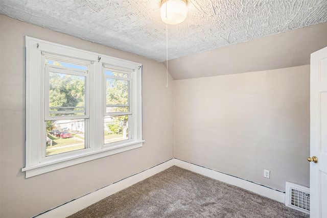 905 W Forest Avenue, Muskegon, MI 49441