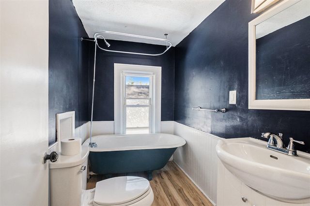 905 W Forest Avenue, Muskegon, MI 49441