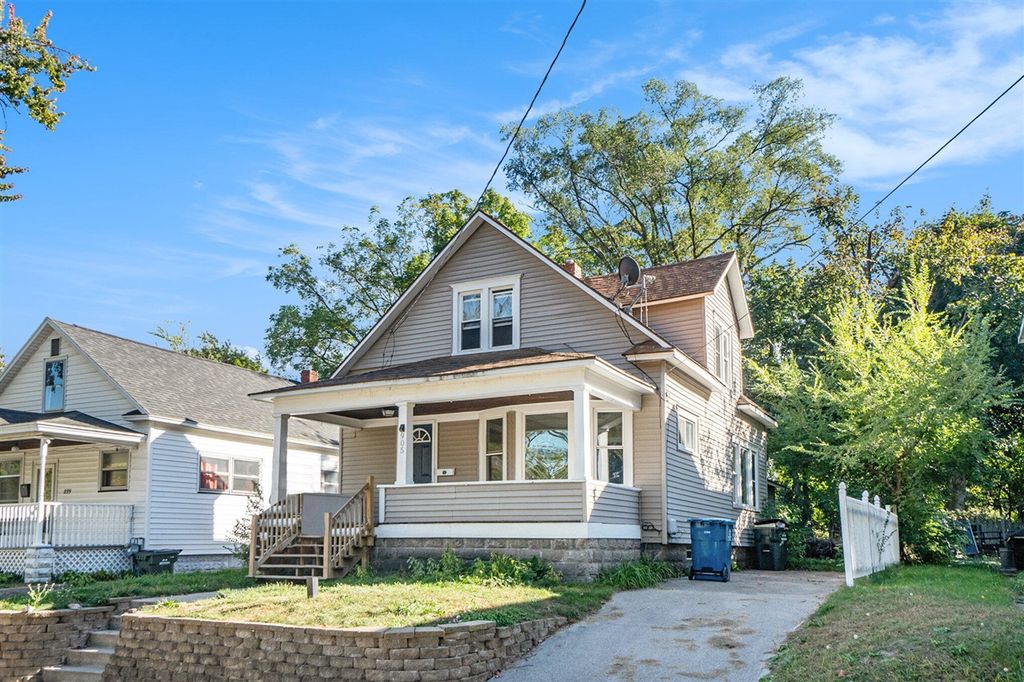 905 W Forest Avenue, Muskegon, MI 49441