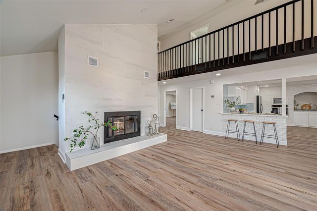 976 Bonita Street, Bayou Vista, TX 77563