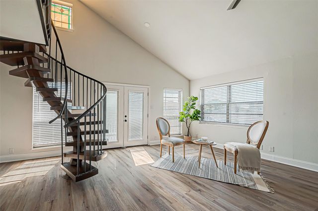 976 Bonita Street, Bayou Vista, TX 77563