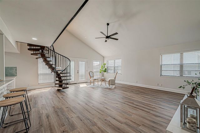 976 Bonita Street, Bayou Vista, TX 77563