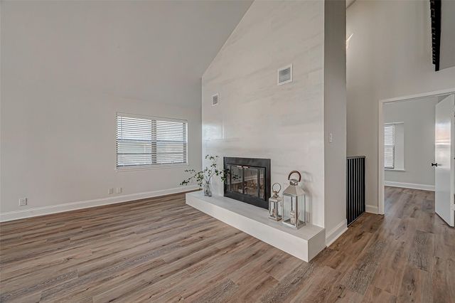 976 Bonita Street, Bayou Vista, TX 77563