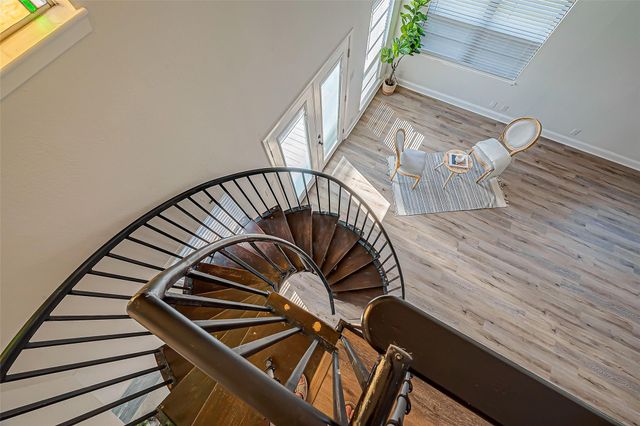 976 Bonita Street, Bayou Vista, TX 77563