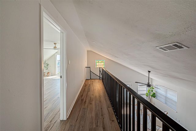976 Bonita Street, Bayou Vista, TX 77563