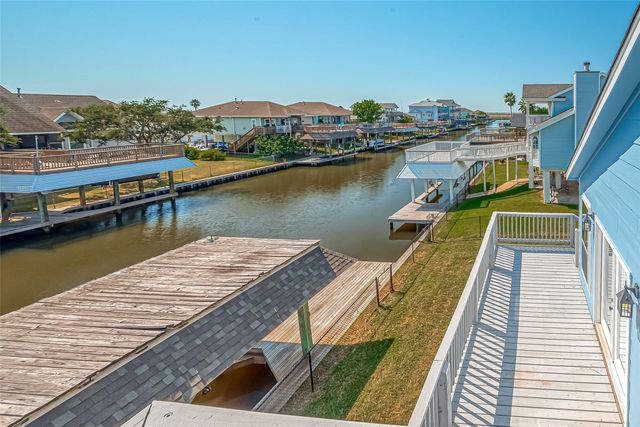976 Bonita Street, Bayou Vista, TX 77563