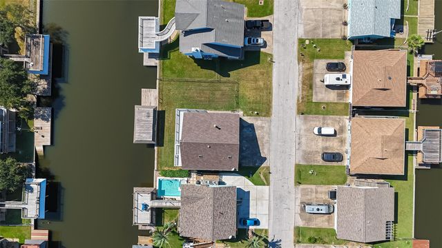976 Bonita Street, Bayou Vista, TX 77563