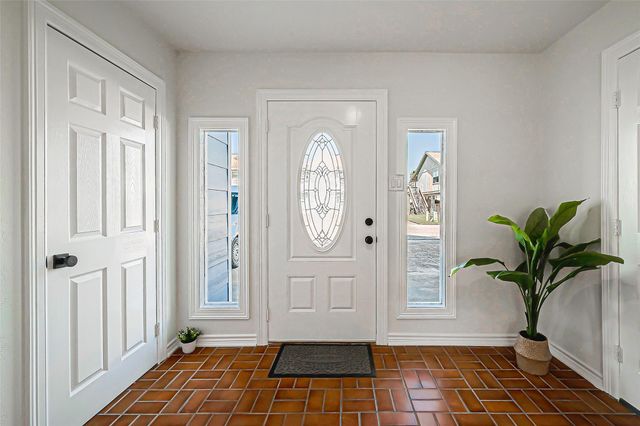 976 Bonita Street, Bayou Vista, TX 77563
