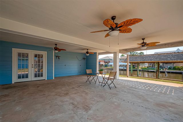 976 Bonita Street, Bayou Vista, TX 77563