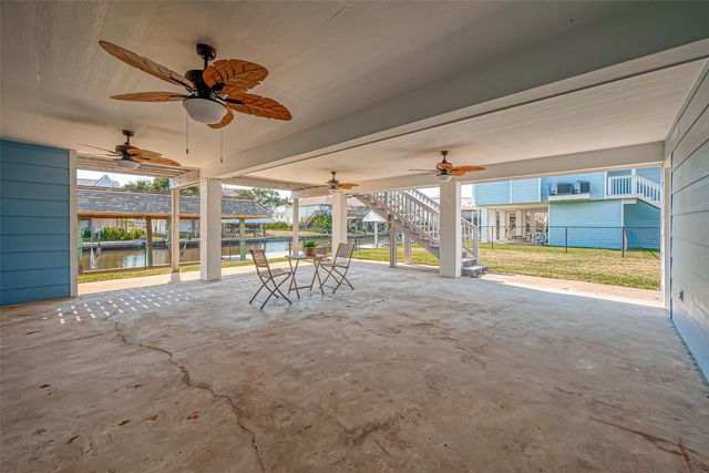 976 Bonita Street, Bayou Vista, TX 77563