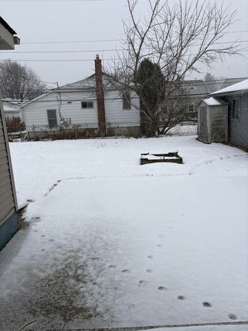 22806 Shakespeare Avenue, Eastpointe, MI 48021