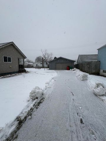 22806 Shakespeare Avenue, Eastpointe, MI 48021