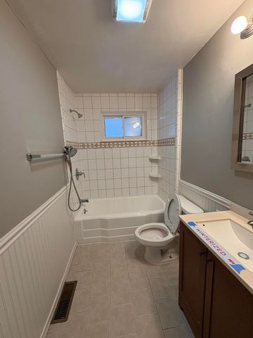 22806 Shakespeare Avenue, Eastpointe, MI 48021